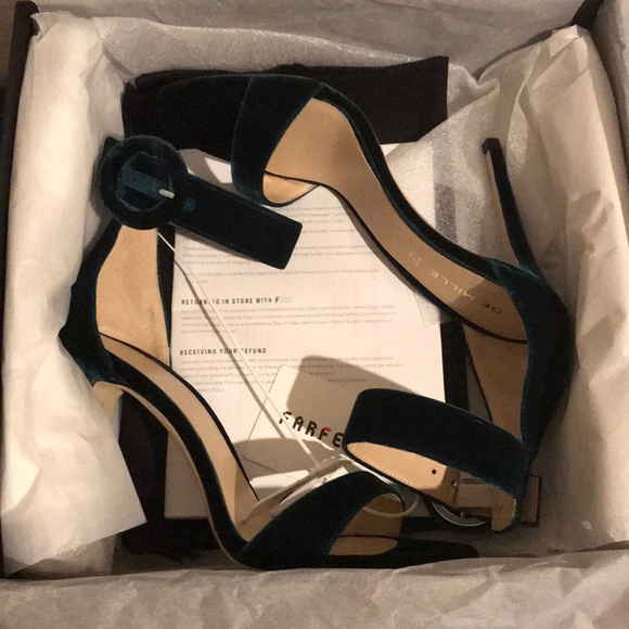 Emerald velvet heeled sandals handmade in Italy